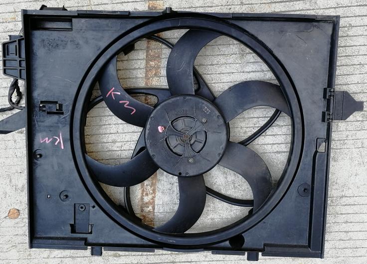 17427526824  17427540681  17417545809 Radiator Cooling Fan Assembly for BMW  